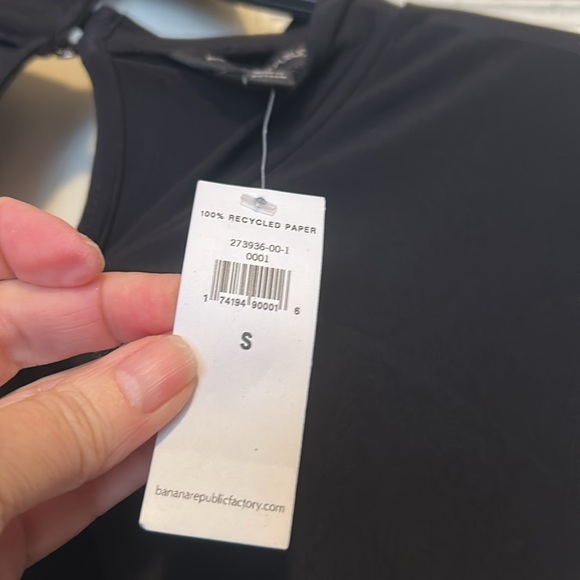 Banana Republic Factory Black Twist Front Blouse Size Small NWT - Picture 3 of 6